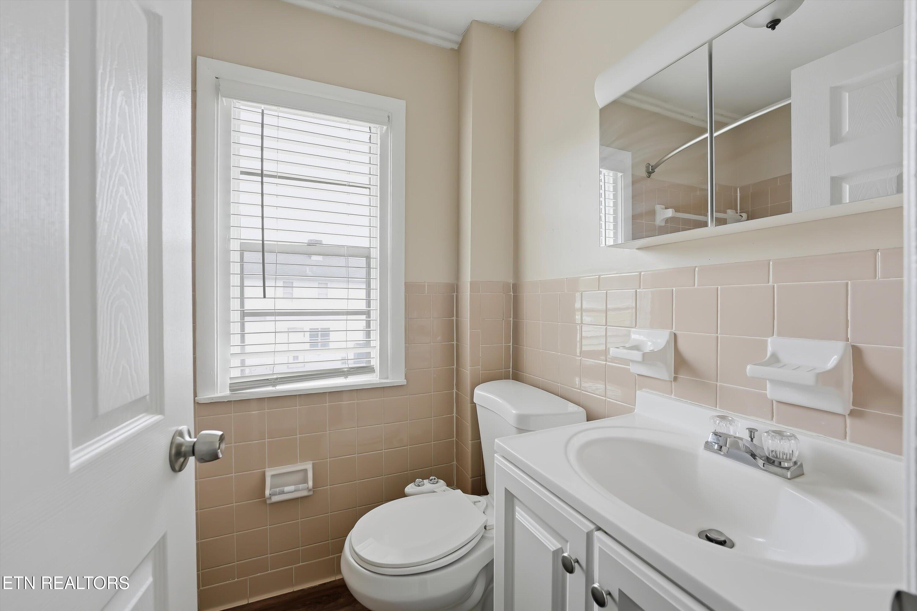 111 Tacoma Road, Unit 105 111 Oak Ridge, TN 37830 - Photo 7 of 13 25-105 Tacoma Rd-25