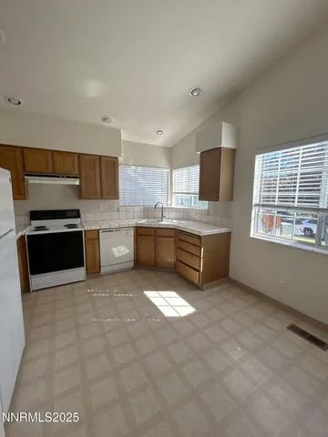 $2,295 | 4835 Canyon Run Drive, Sparks, NV 89436