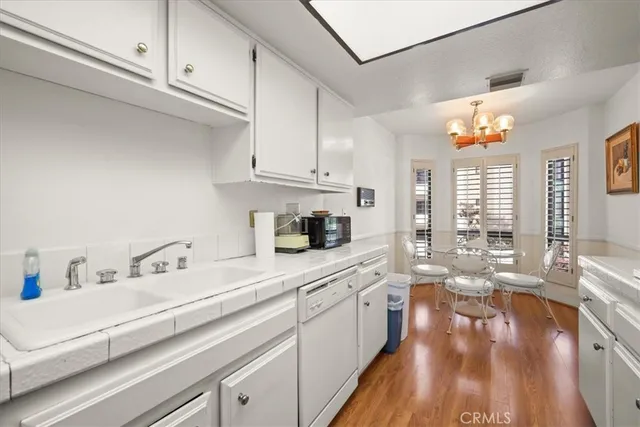 $924,900 | 10409 Riverside Drive, Unit 203, Toluca Lake, CA 91602