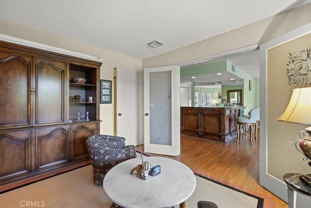 $924,900 | 10409 Riverside Drive, Unit 203, Toluca Lake, CA 91602