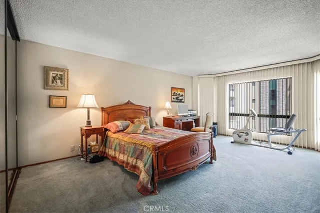 $924,900 | 10409 Riverside Drive, Unit 203, Toluca Lake, CA 91602