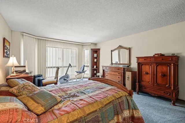 $924,900 | 10409 Riverside Drive, Unit 203, Toluca Lake, CA 91602