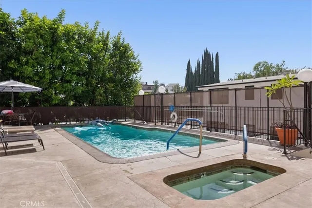 $924,900 | 10409 Riverside Drive, Unit 203, Toluca Lake, CA 91602