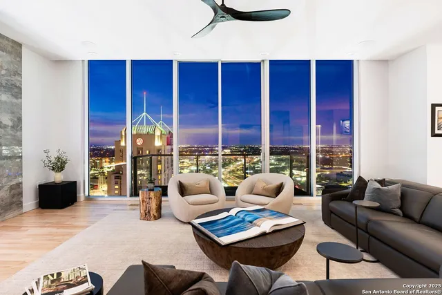 $2,639,000 | 610 East Market Street, Unit 3304, San Antonio, TX 78205