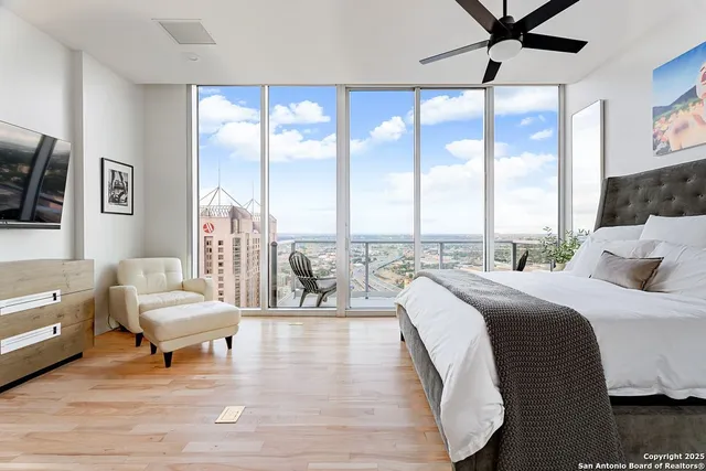 $2,639,000 | 610 East Market Street, Unit 3304, San Antonio, TX 78205