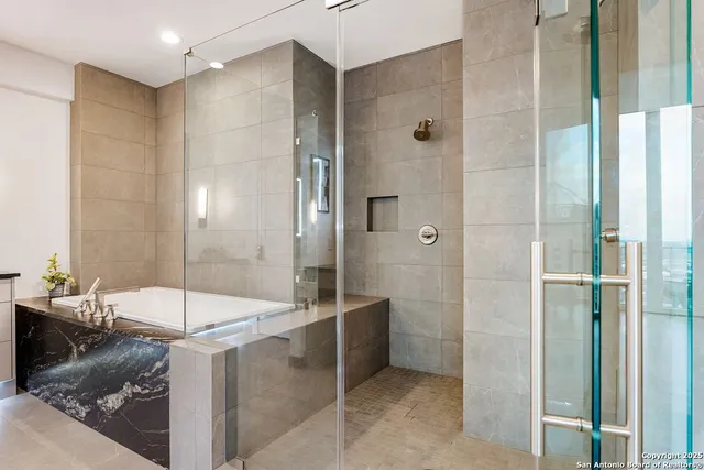 $2,639,000 | 610 East Market Street, Unit 3304, San Antonio, TX 78205