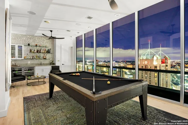 $2,639,000 | 610 East Market Street, Unit 3304, San Antonio, TX 78205