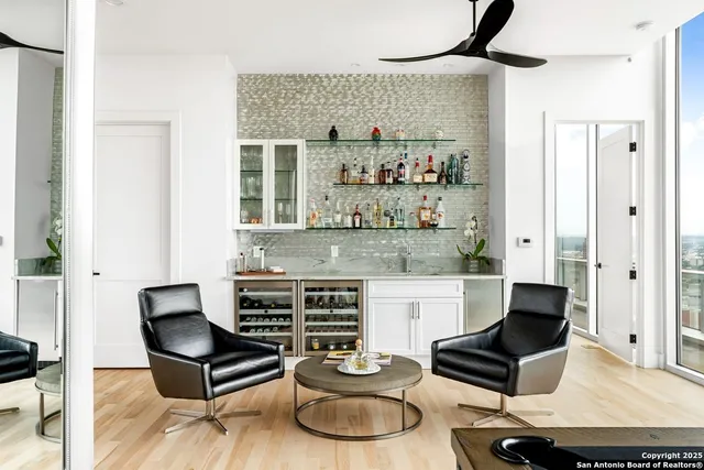 $2,639,000 | 610 East Market Street, Unit 3304, San Antonio, TX 78205