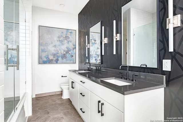 $2,639,000 | 610 East Market Street, Unit 3304, San Antonio, TX 78205