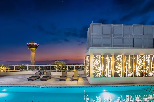 $2,639,000 | 610 East Market Street, Unit 3304, San Antonio, TX 78205