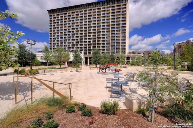 $2,639,000 | 610 East Market Street, Unit 3304, San Antonio, TX 78205