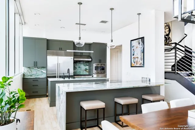 $2,639,000 | 610 East Market Street, Unit 3304, San Antonio, TX 78205