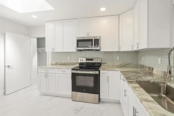 $2,995 | 1545 Bonair Street, Clearwater, FL 33755