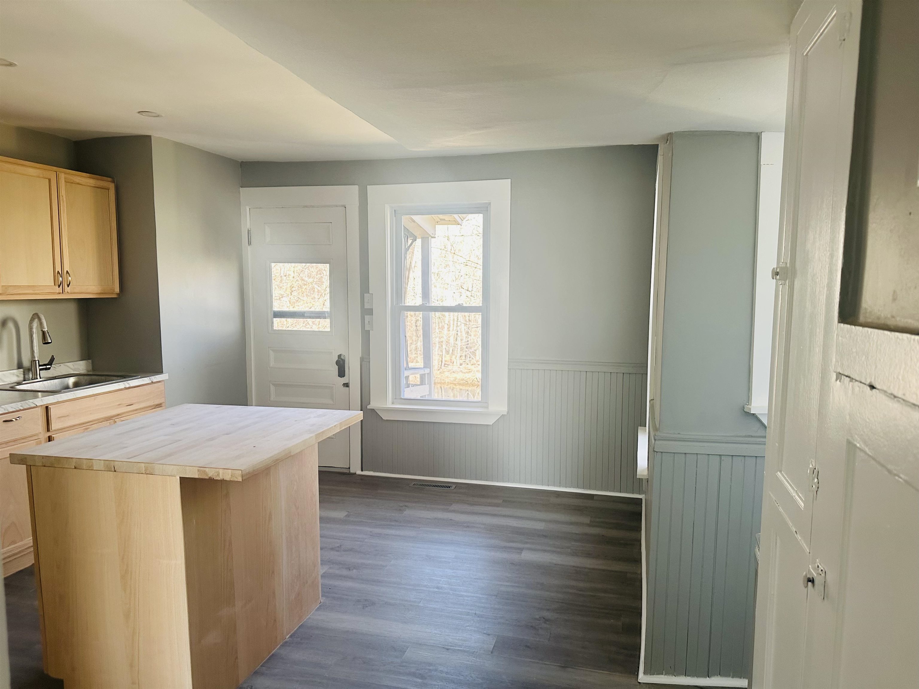 52 Pickering Road, Unit B Rochester, NH 03839 - Photo 12 of 16