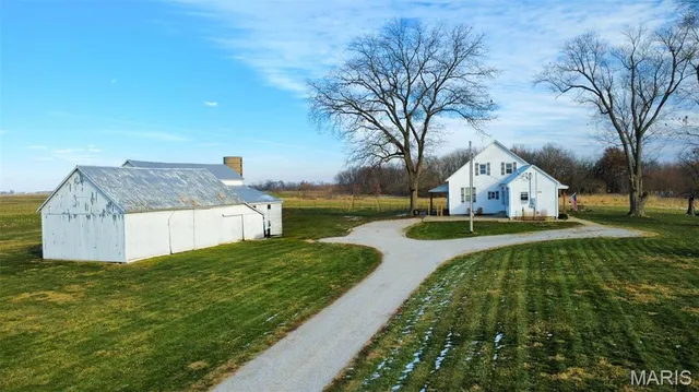 $315,000 | 9040 Grassy Branch Road, Germantown, IL 62245