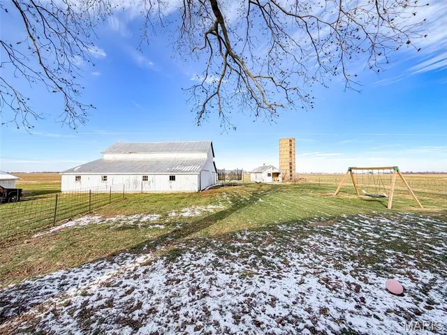 $315,000 | 9040 Grassy Branch Road, Germantown, IL 62245