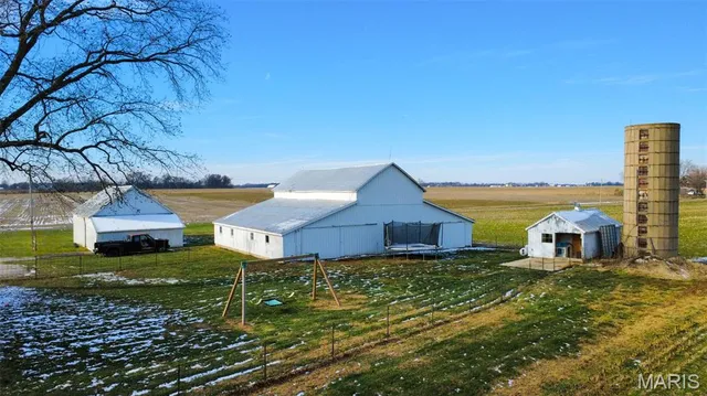 $315,000 | 9040 Grassy Branch Road, Germantown, IL 62245