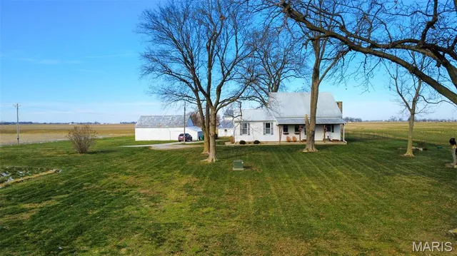 $315,000 | 9040 Grassy Branch Road, Germantown, IL 62245