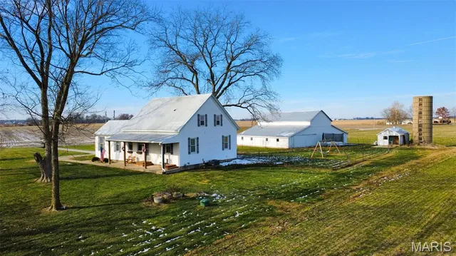 $315,000 | 9040 Grassy Branch Road, Germantown, IL 62245