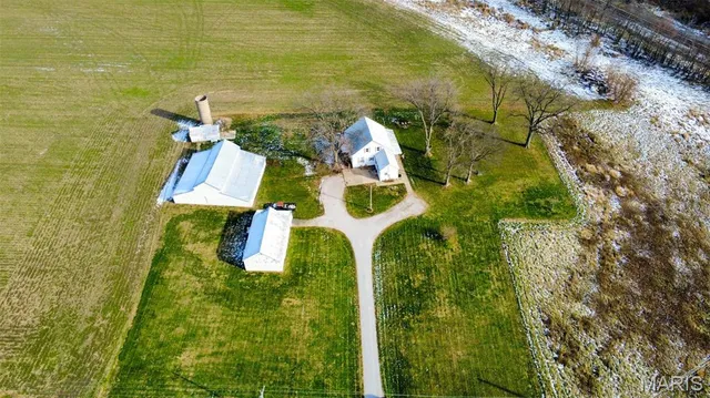 $315,000 | 9040 Grassy Branch Road, Germantown, IL 62245