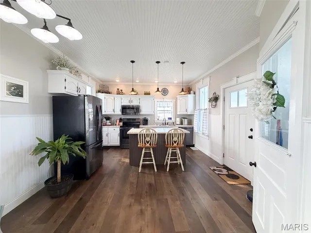 $315,000 | 9040 Grassy Branch Road, Germantown, IL 62245