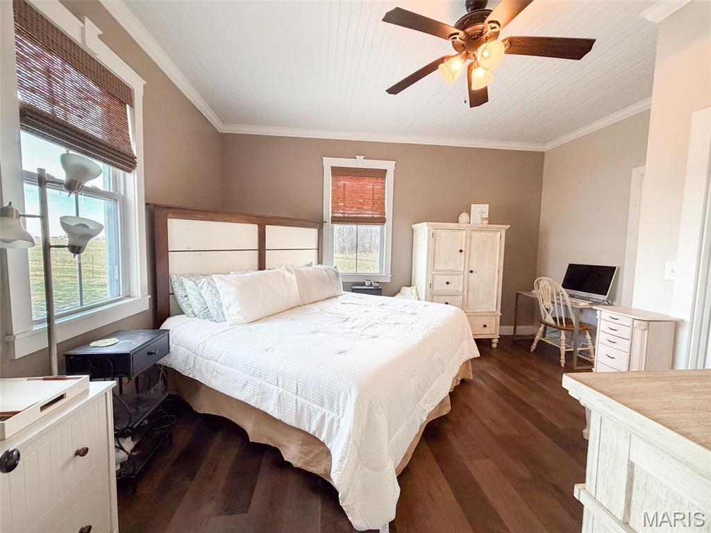 9040 Grassy Branch Road Germantown, IL 62245 - Photo 9 of 27