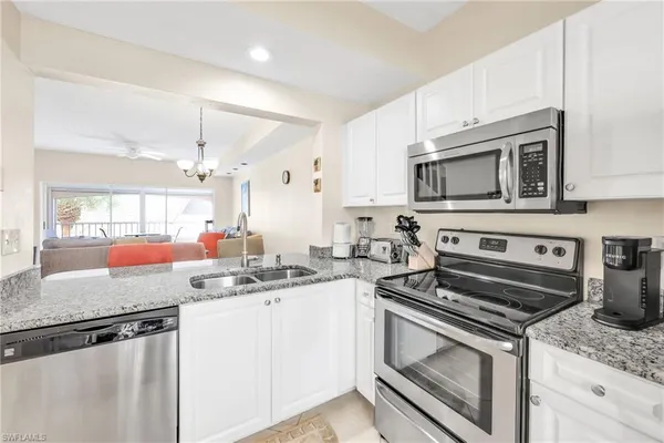 $2,200 | 1044 Woodshire Lane, Unit B211, Naples, FL 34105