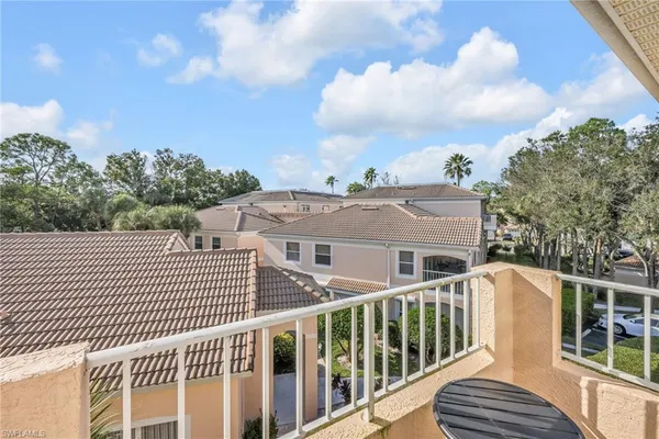 $2,200 | 1044 Woodshire Lane, Unit B211, Naples, FL 34105