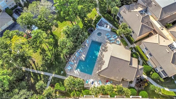 $2,200 | 1044 Woodshire Lane, Unit B211, Naples, FL 34105