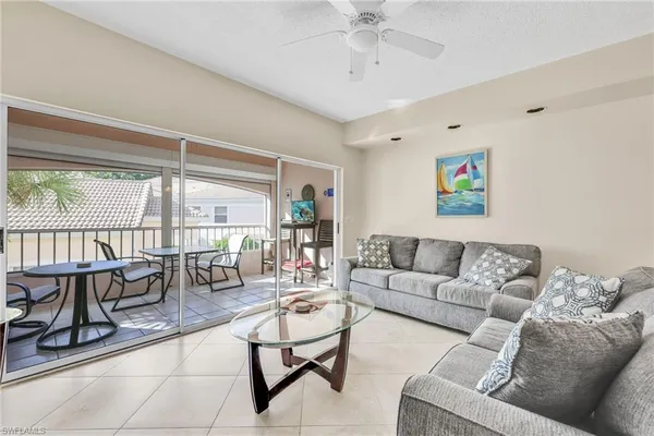$2,200 | 1044 Woodshire Lane, Unit B211, Naples, FL 34105