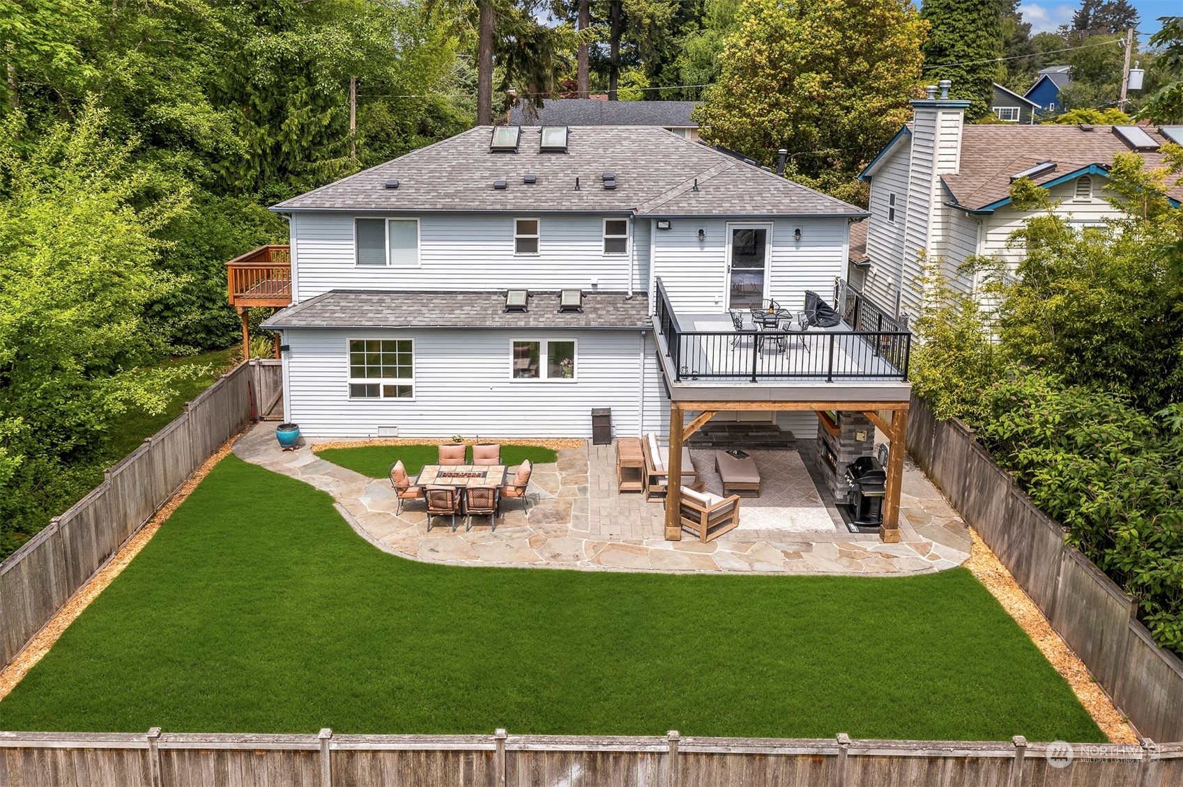 4955 Southwest Forney Street Seattle, WA 98116 - Photo 2 of 39 Gallery Image 2