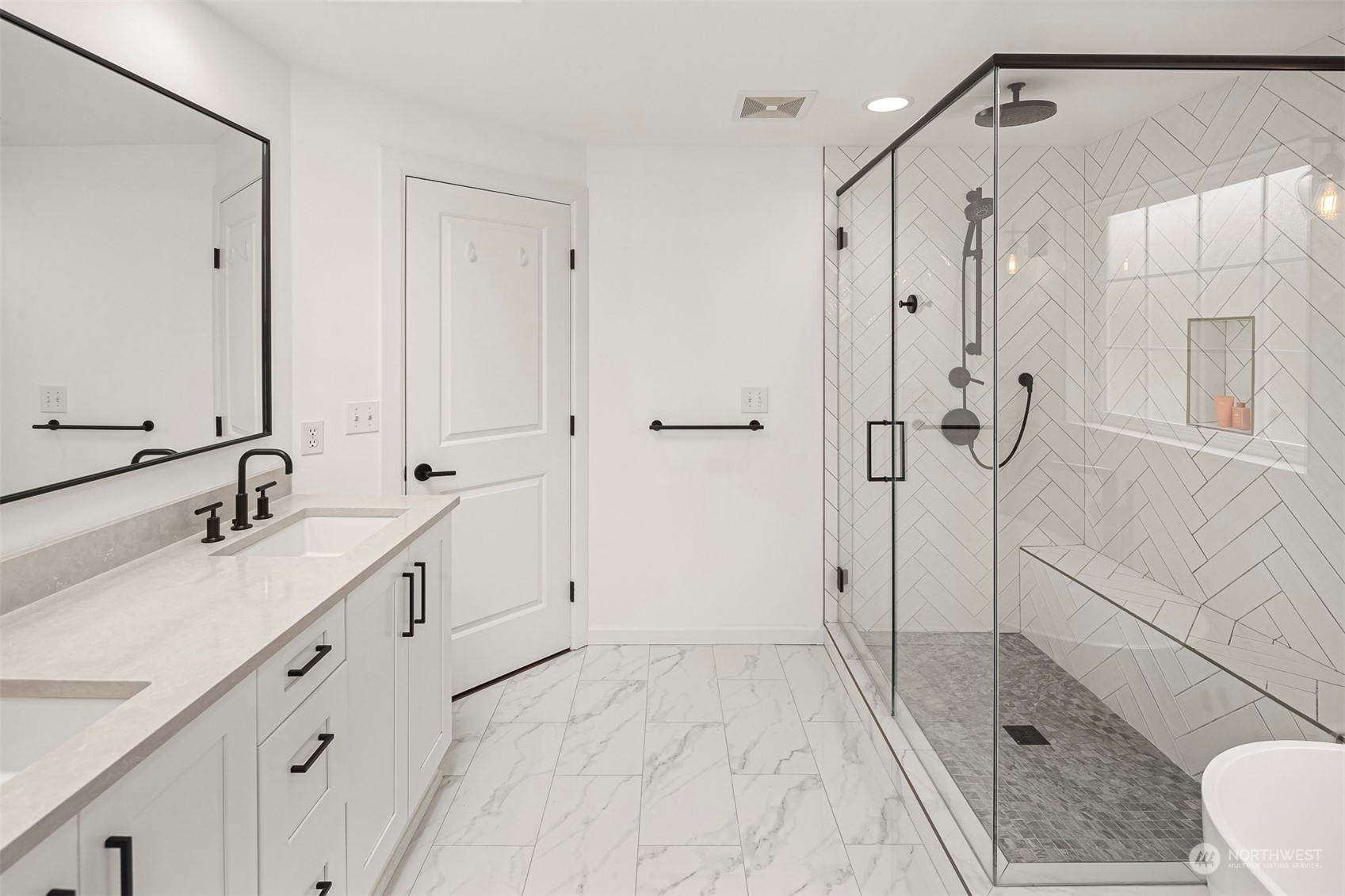 4955 Southwest Forney Street Seattle, WA 98116 - Photo 25 of 39 Gallery Image 25