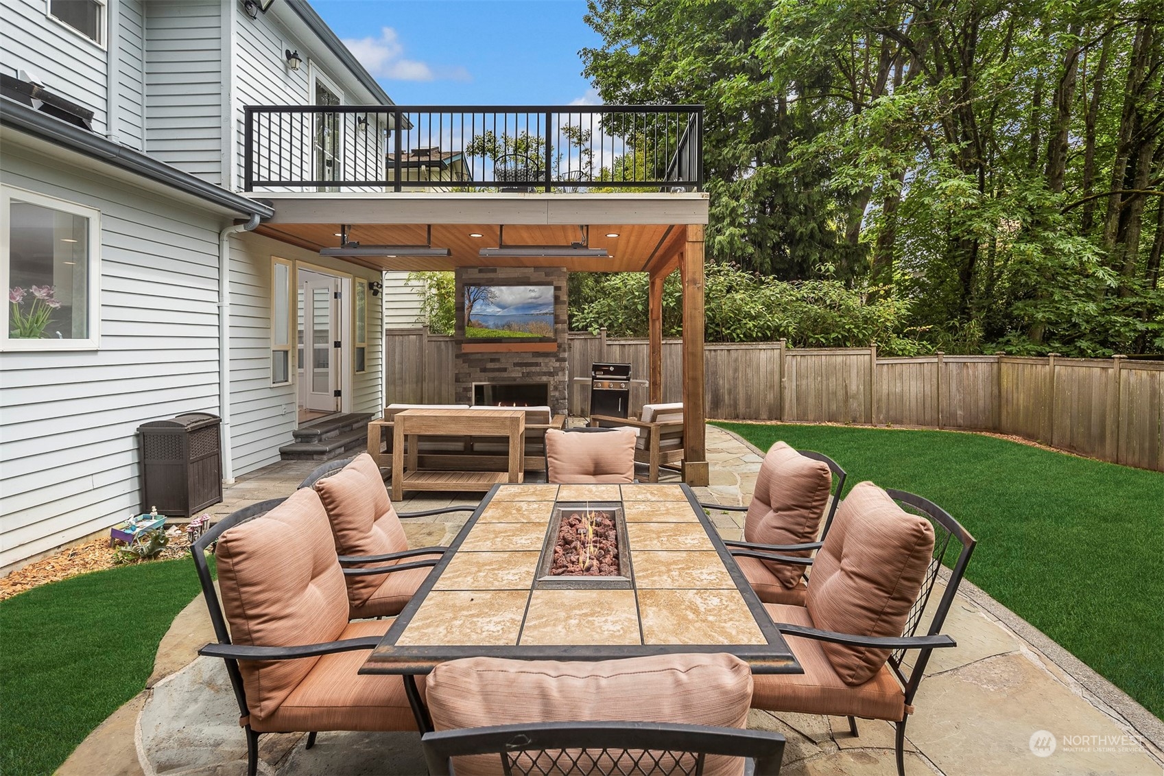 4955 Southwest Forney Street Seattle, WA 98116 - Photo 4 of 39 Gallery Image 4