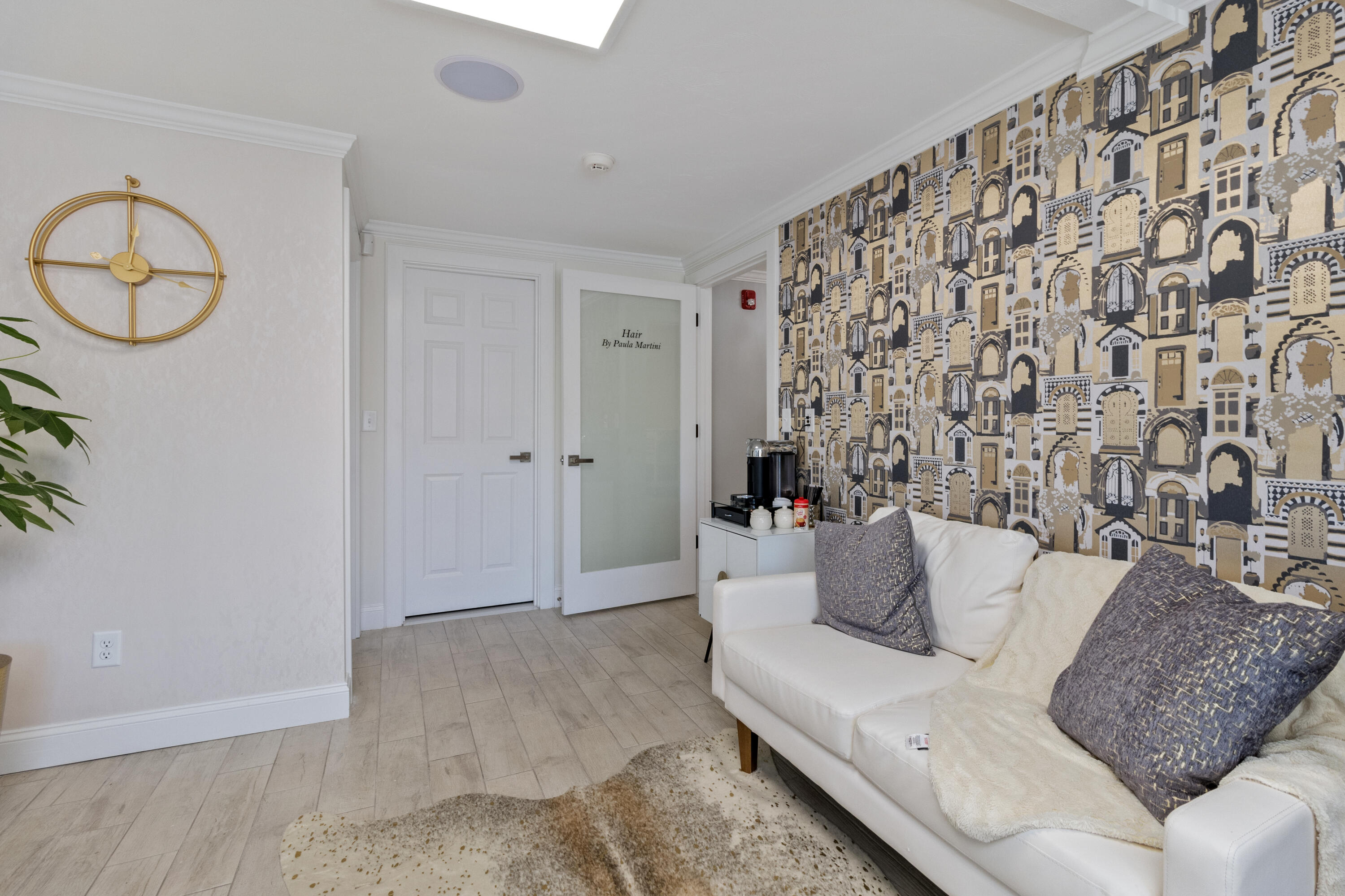 712 Main Street Hyannis, MA 02601 - Photo 22 of 88 Enter Private Suite