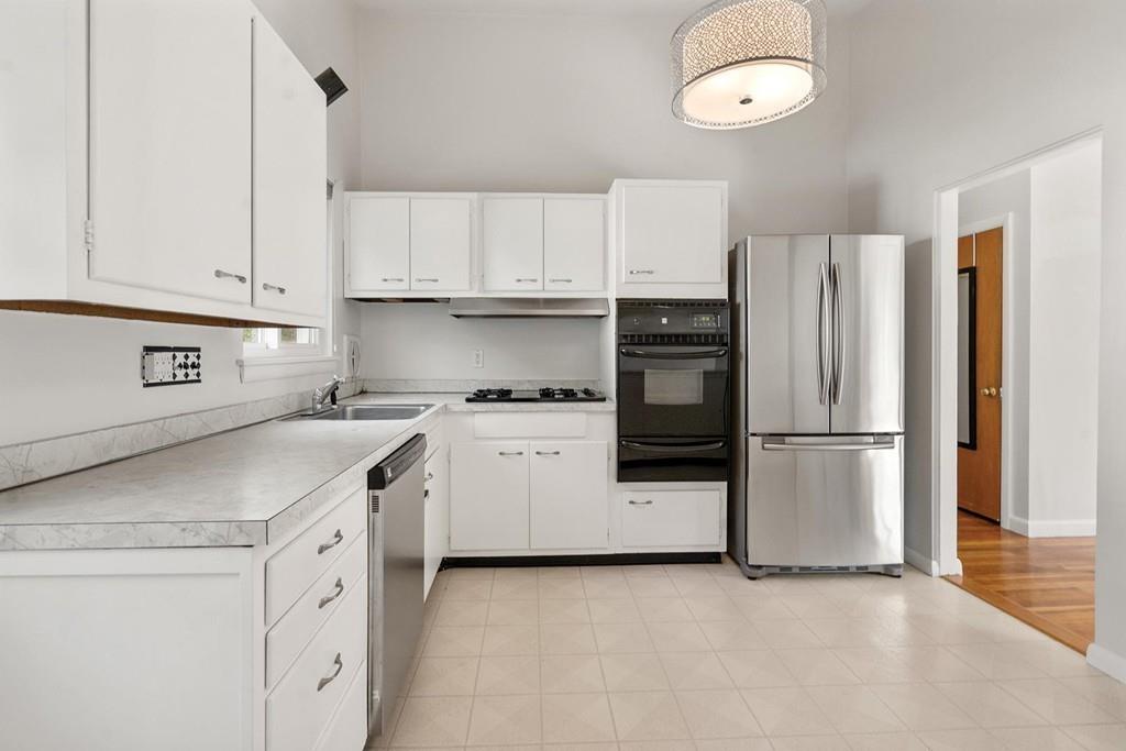 88 Harding Street Newton, MA 02465 - Photo 7 of 18 Gallery Image 7