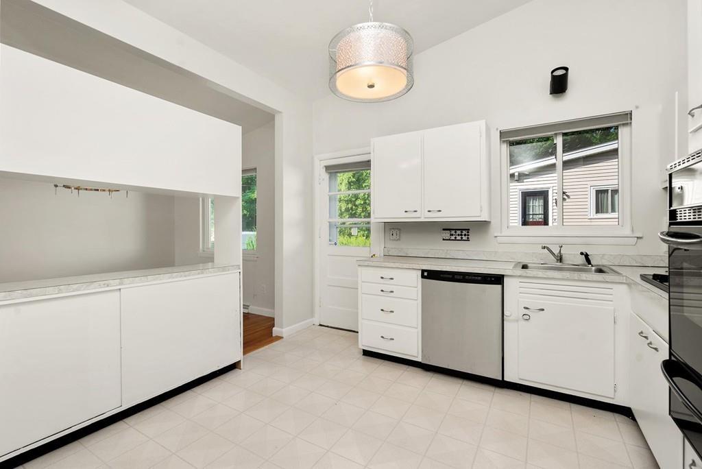 88 Harding Street Newton, MA 02465 - Photo 8 of 18 Gallery Image 8