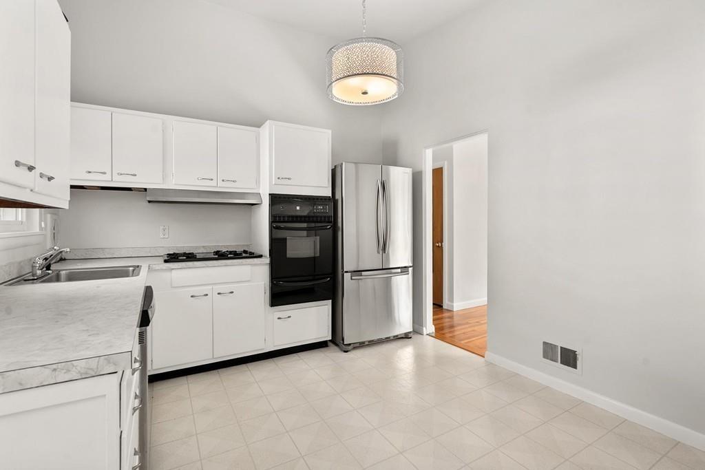 88 Harding Street Newton, MA 02465 - Photo 9 of 18 Gallery Image 9