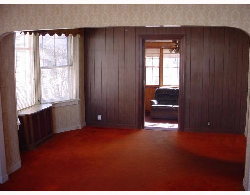 125 Whittier Road Pawtucket, RI 02861 - Photo 3 of 8 Living Room.