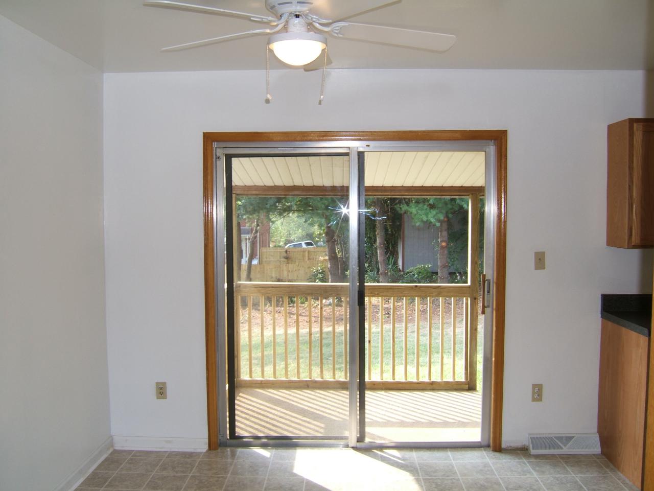 5403 Darby Road Roanoke, VA 24012 - Photo 6 of 21 dining area