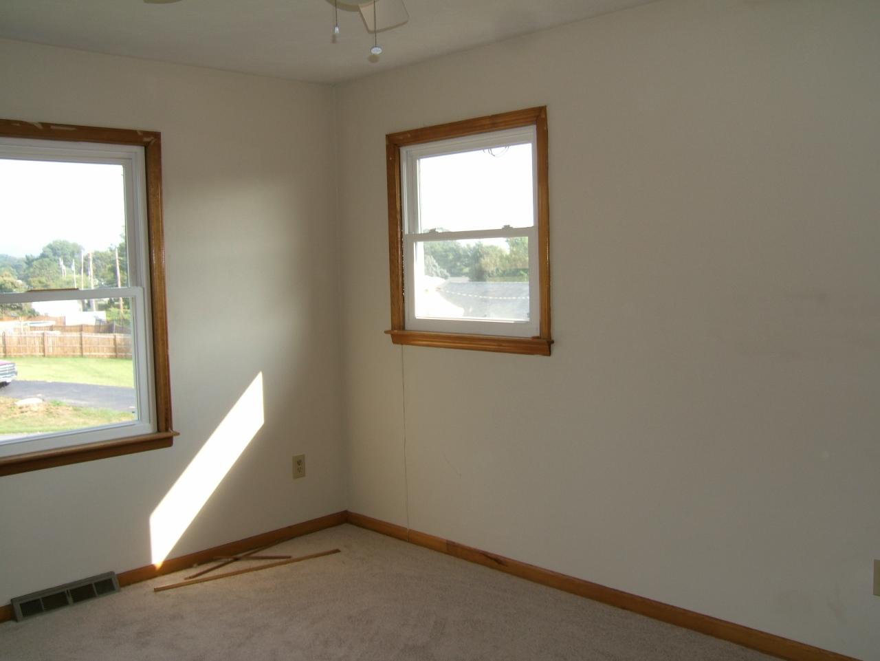 5403 Darby Road Roanoke, VA 24012 - Photo 9 of 21 Bedroom