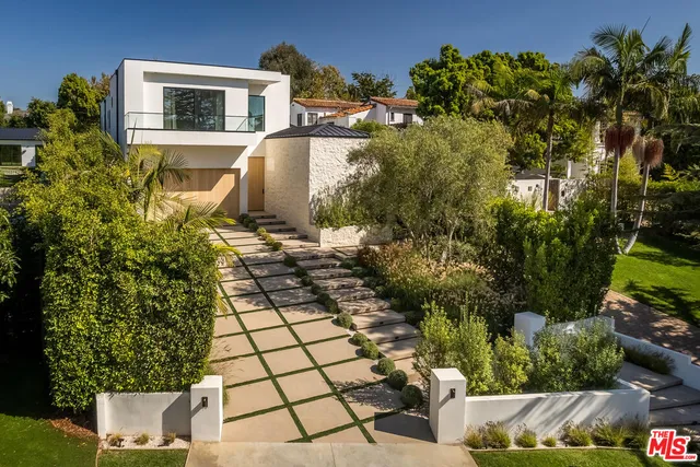 a picture of a building