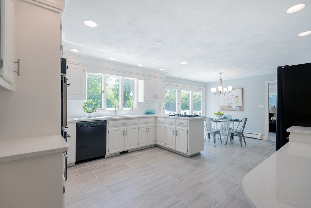 220 Candlestick Road North Andover, MA 01845 - Photo 9 of 30 Gallery Image 9