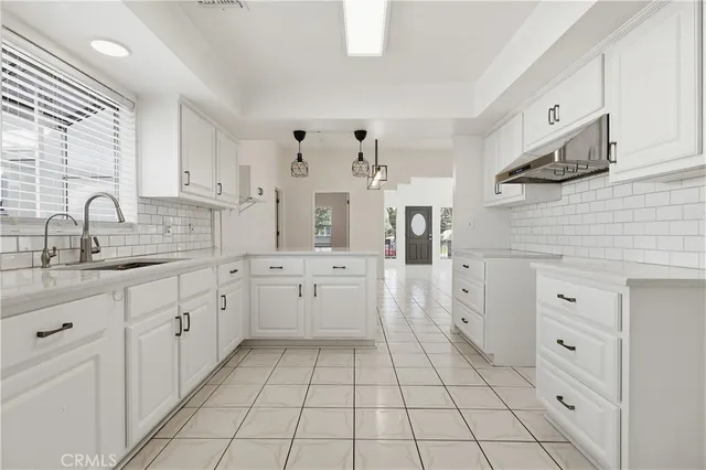 $1,499,999 | 417 South Glenwood Place, Burbank, CA 91506