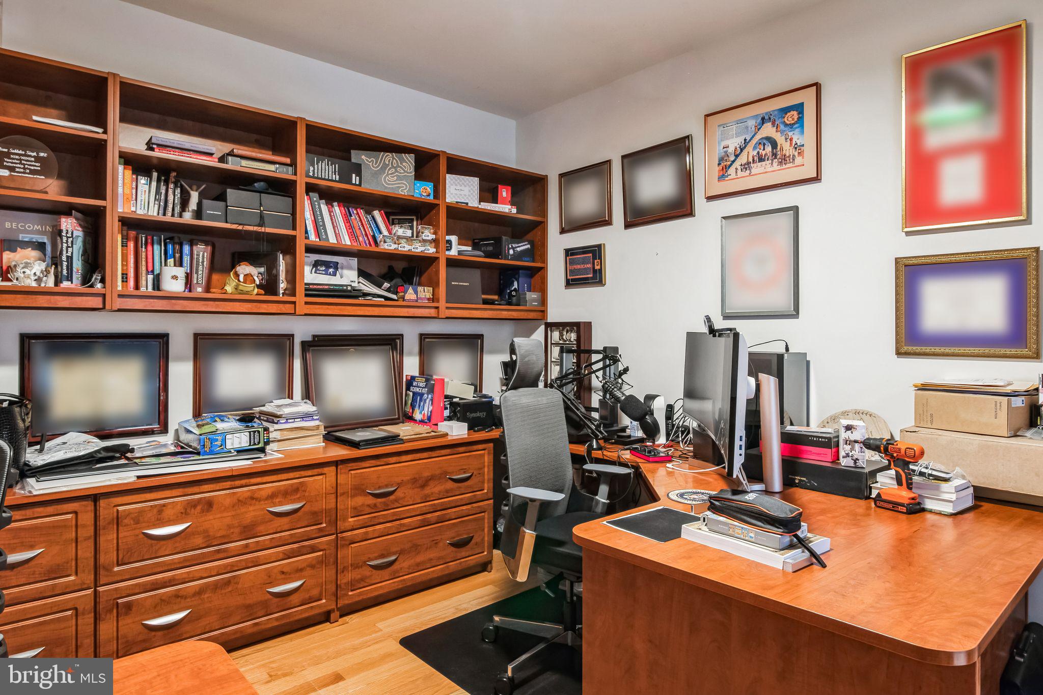 8419 Ingleton Road Easton, MD 21601 - Photo 24 of 58 a room with furniture lots of books and other equipment