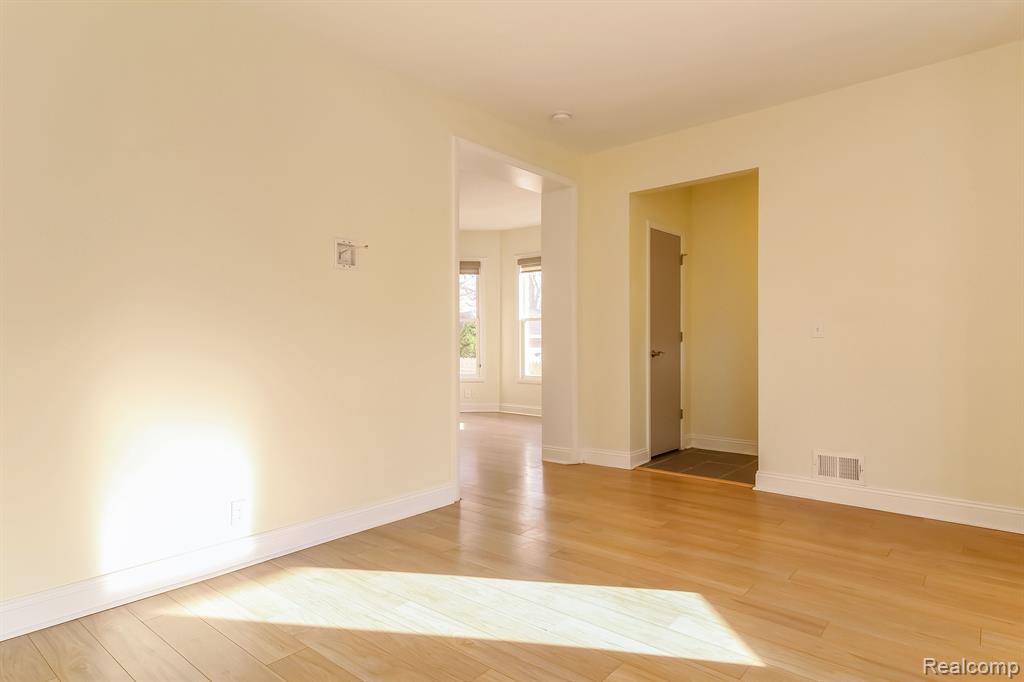 2950 Field Street Detroit, MI 48214 - Photo 25 of 48