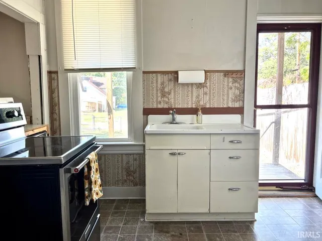 $172,900 | 3224 Broadway, Fort Wayne, IN 46807