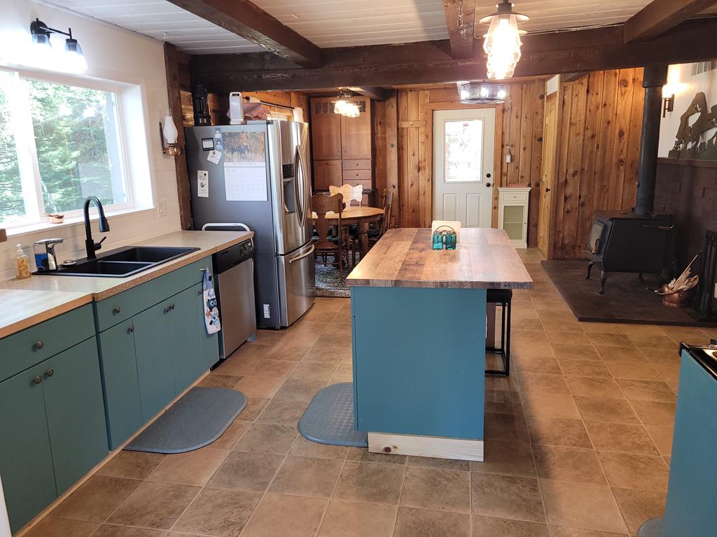 10346 Emma Loop Cascade, ID 83611 - Photo 13 of 43