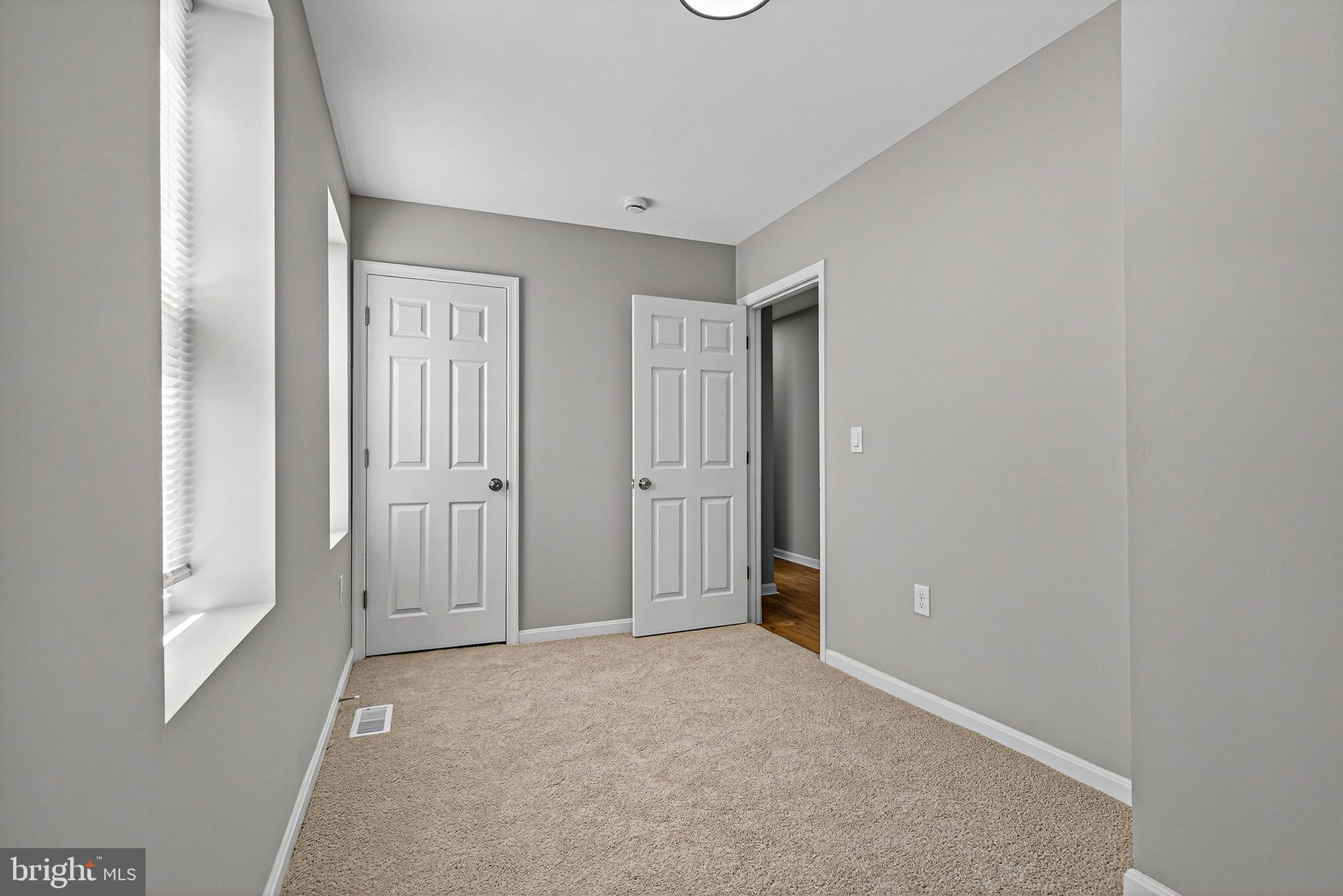 2001 North Fulton Avenue Baltimore, MD 21217 - Photo 21 of 28 a view of a livingroom with an empty space