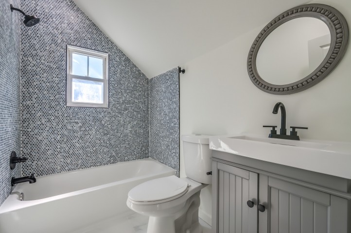 508 Dupont Avenue Madison, TN 37115 - Photo 17 of 22 a bathroom with a sink a toilet and a bathtub
