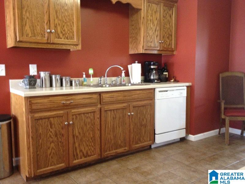 359 Henry Road Southwest Jacksonville, AL 36265 - Photo 5 of 18